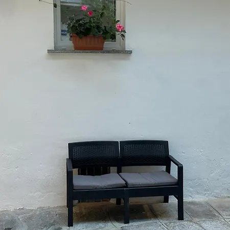 Rifugio Del - Con Cortile Interno סטרסה