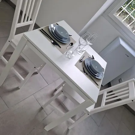 Rifugio Del - Con Cortile Interno סטרסה